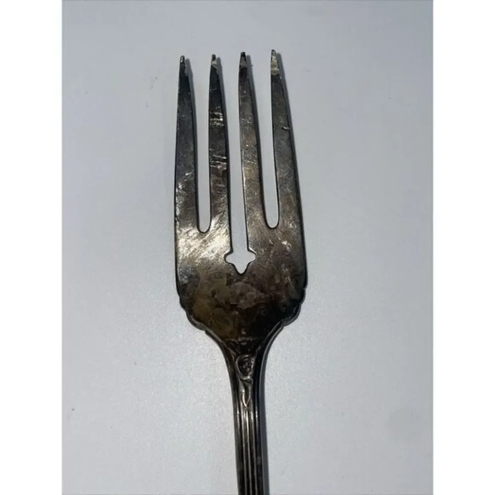 ENCHANTMENT - 1881 Rogers Oneida LTD Silverplate Flatware‎ Salad Fork